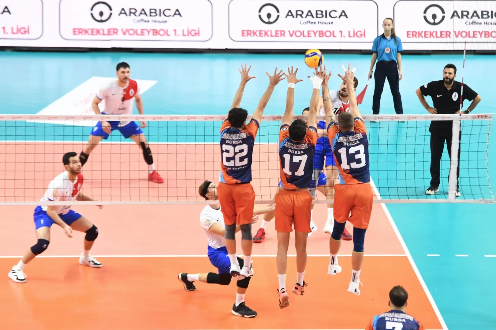 Bursa Osmangazi Belediyespor mücadelesiyle alkış aldı