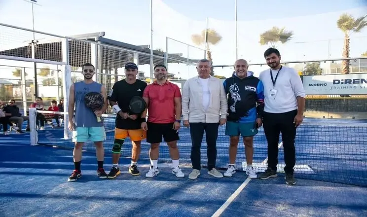 GÜZELBAHÇE’YE SPORDA YENİ BİR SOLUK: PADEL EMPIRE AÇILDI