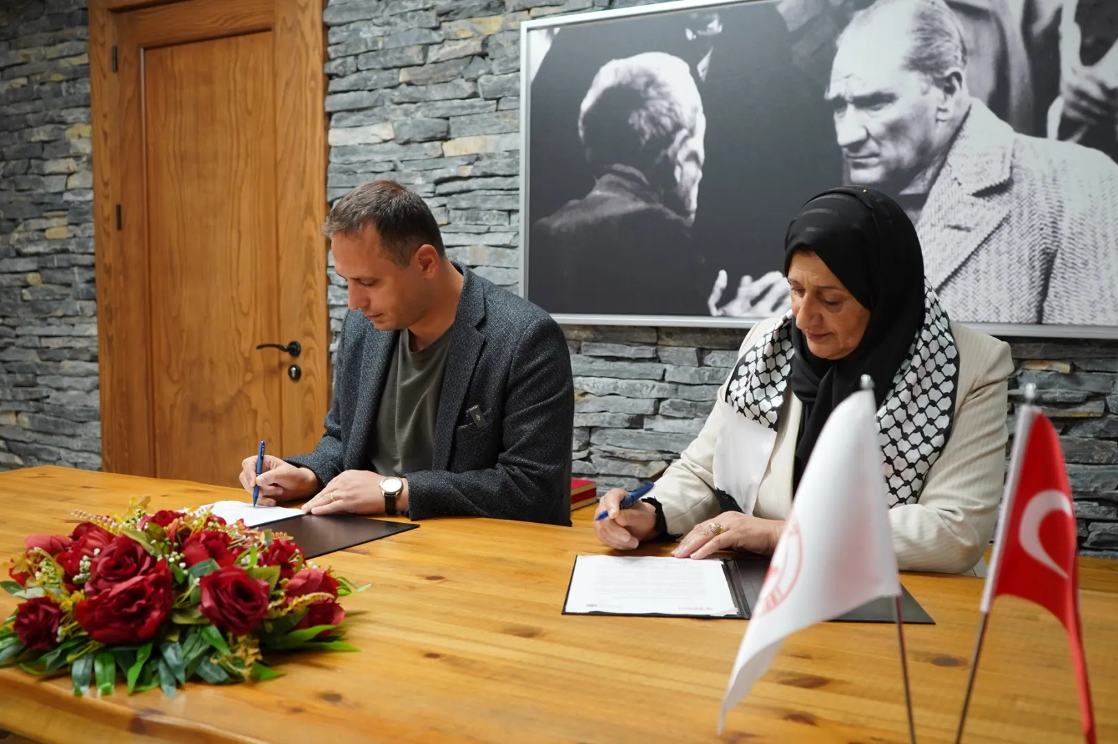 İzmir Bornova ve Filistin’in Dura Belediyesi’nden kardeşlik adımı