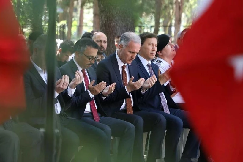 Bursa İnegöl’de 15 Temmuz şehitleri dualarla anıldı