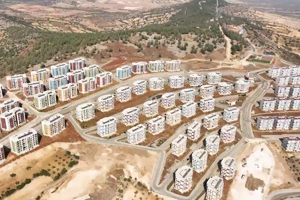 Asrın inşa seferberliği sürüyor... Deprem bölgesi yeniden ayağa kalkıyor