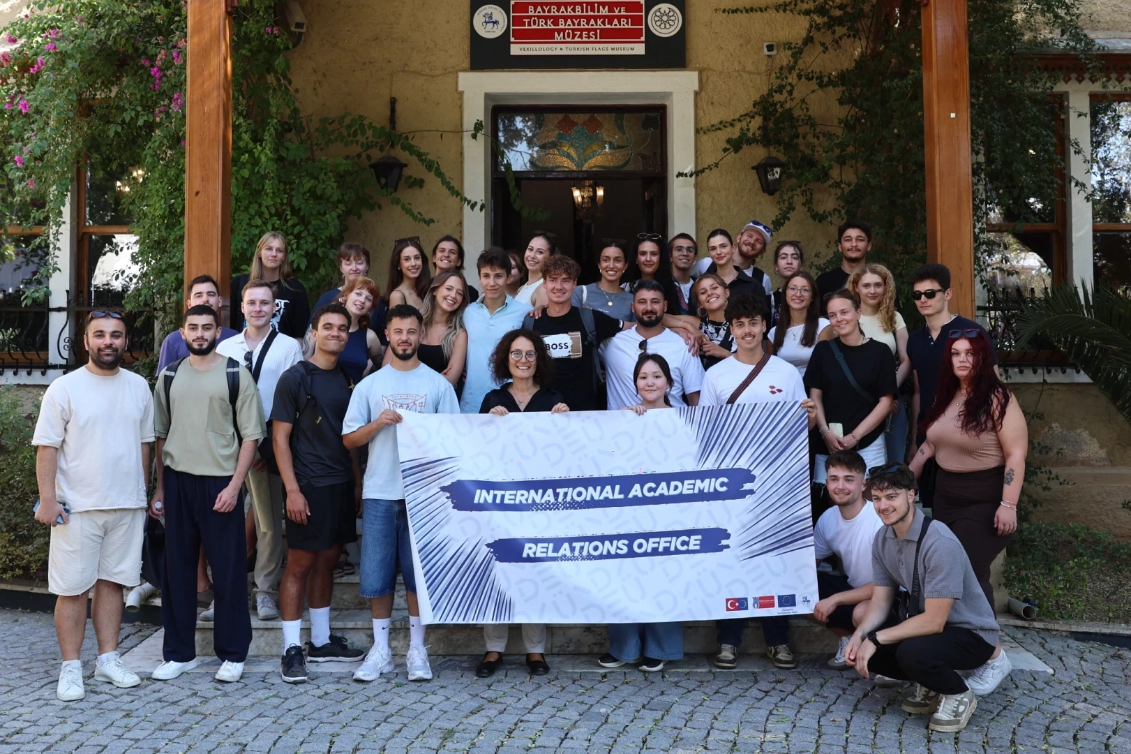 DEÜ’de kültürler buluştu: 13 ülkeden 51 öğrenci DEÜ