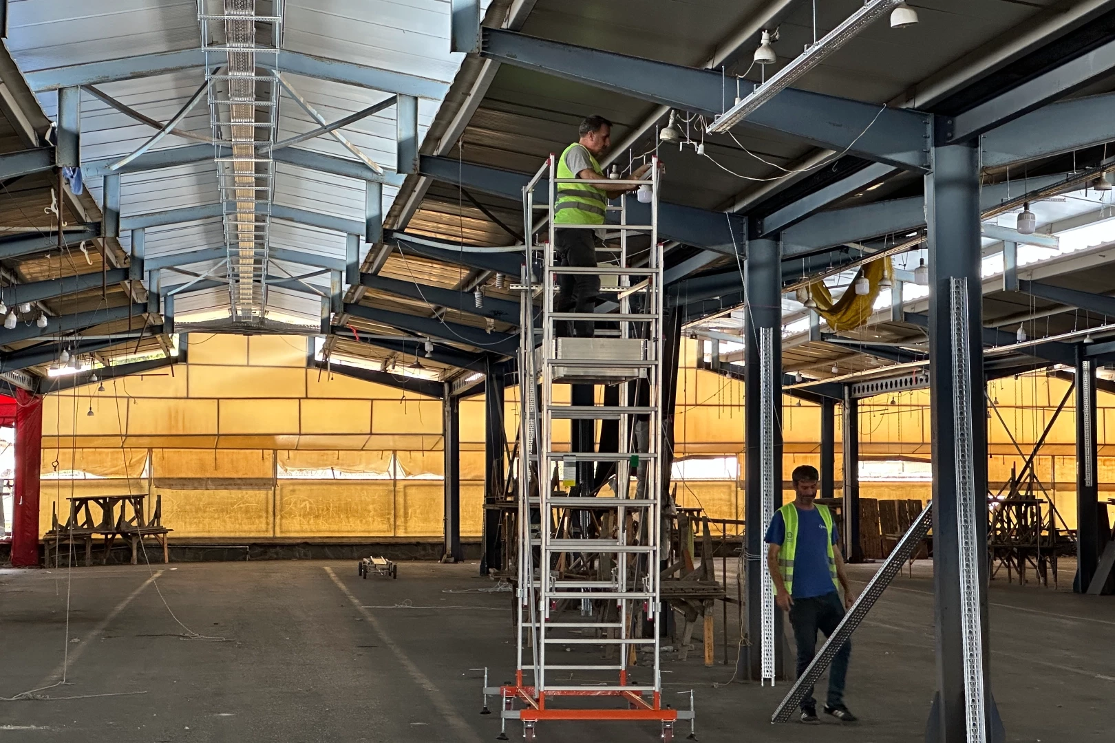 İstanbul Yeşilköy Pazarı’nda elektrik sorunu tarihe karıştı