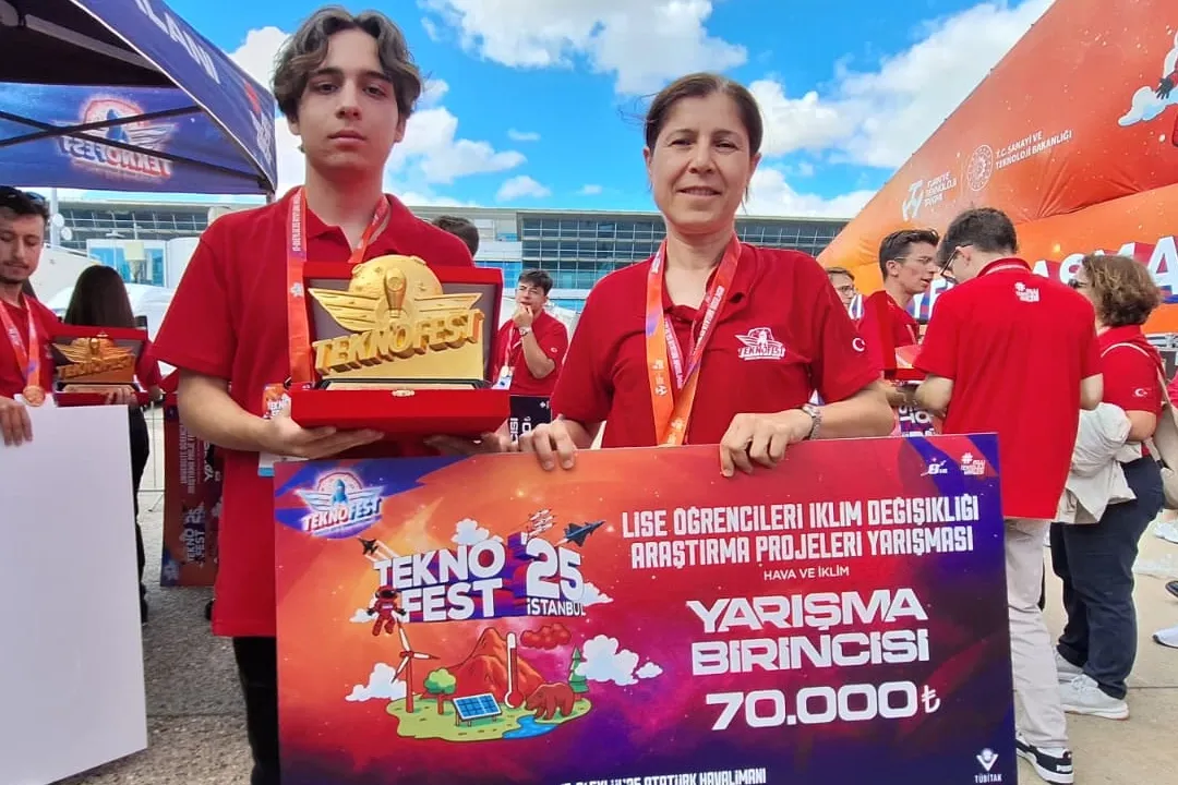 İzmirli genç TEKNOFEST 2025’te Türkiye birincisi oldu