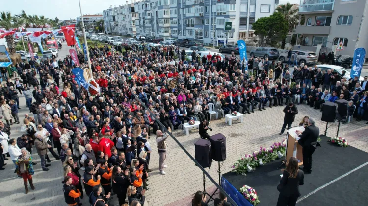 İzmir Güzelbahçe’de çifte açılış